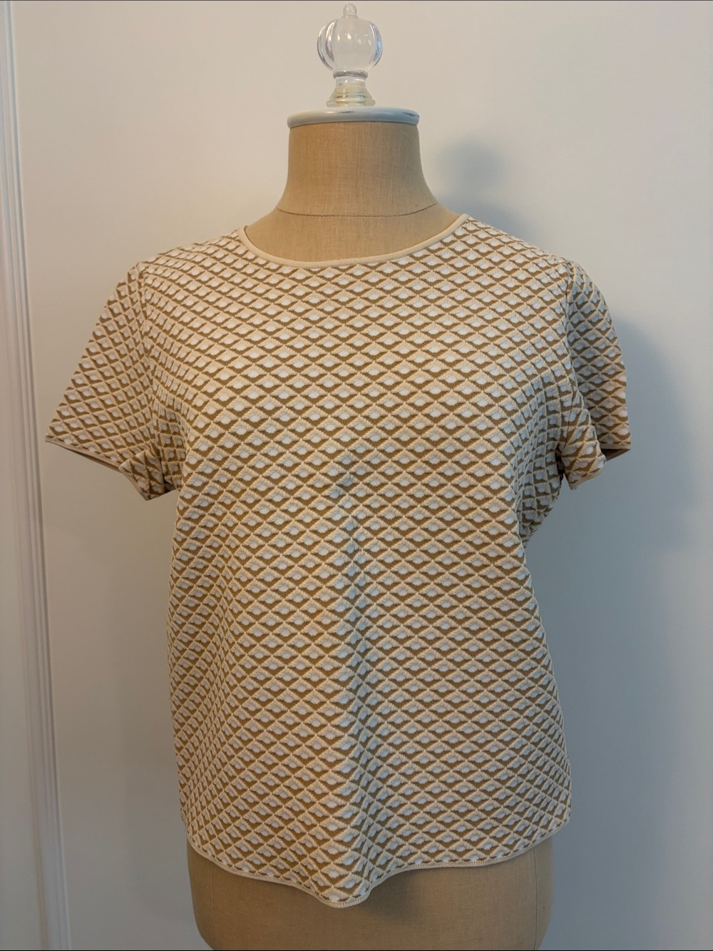 Theory Women's Ferson Glossed Cream Textured Short Sleeve Top, tag missing